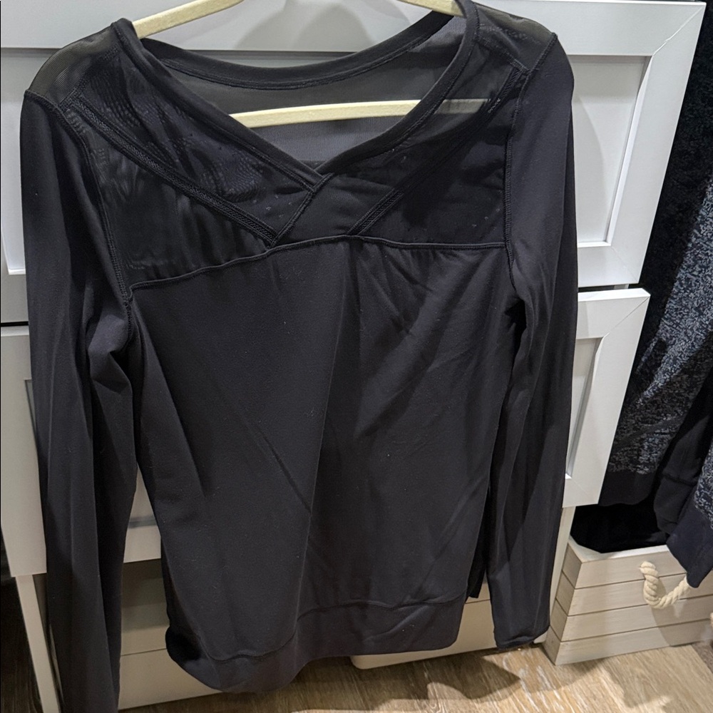 lululemon athletica Black Mesh Detail Long Sleeve Top. Rara find